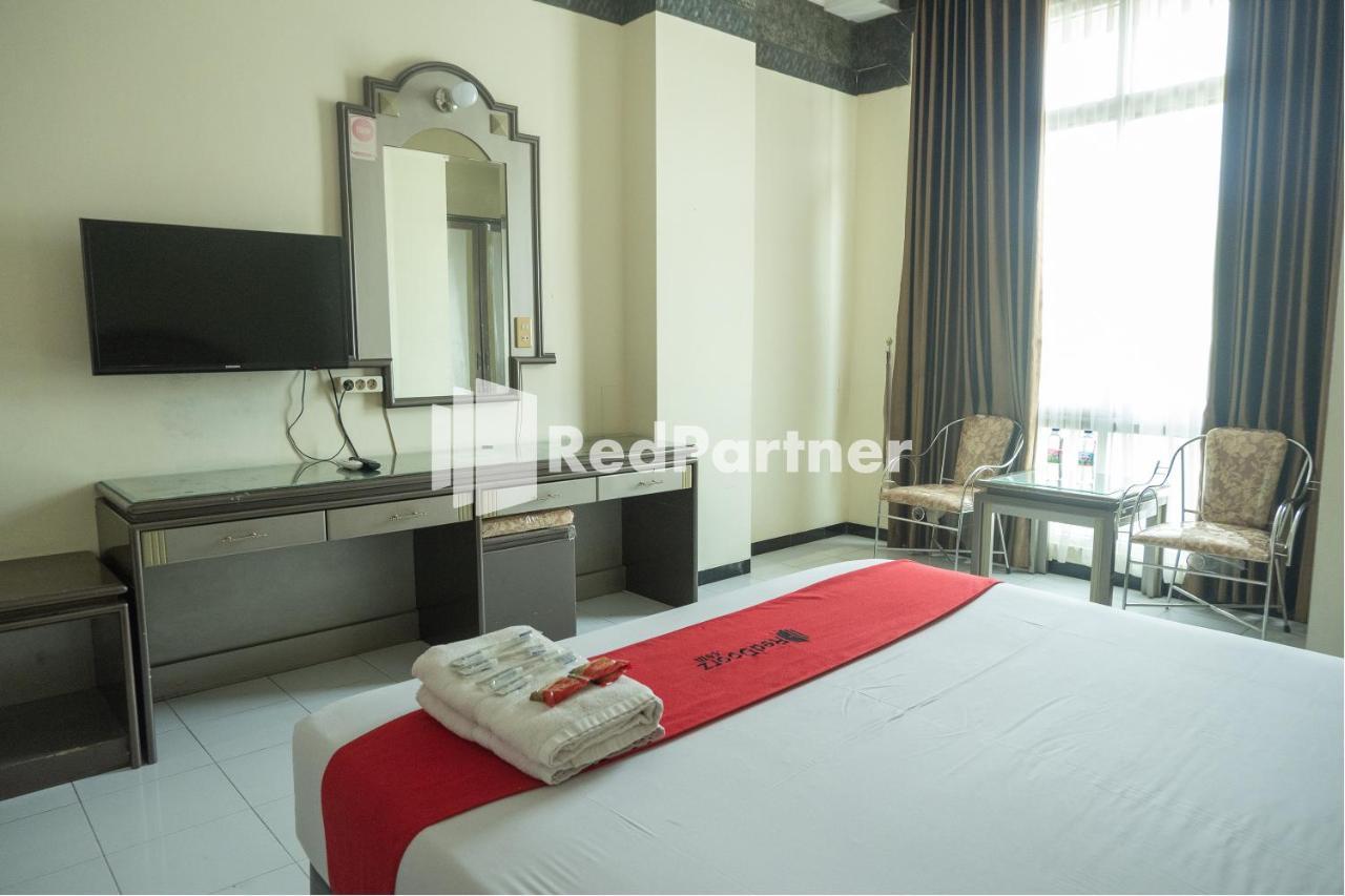 Akur Hotel Malioboro Mitra Reddoorz Джокьякарта Экстерьер фото