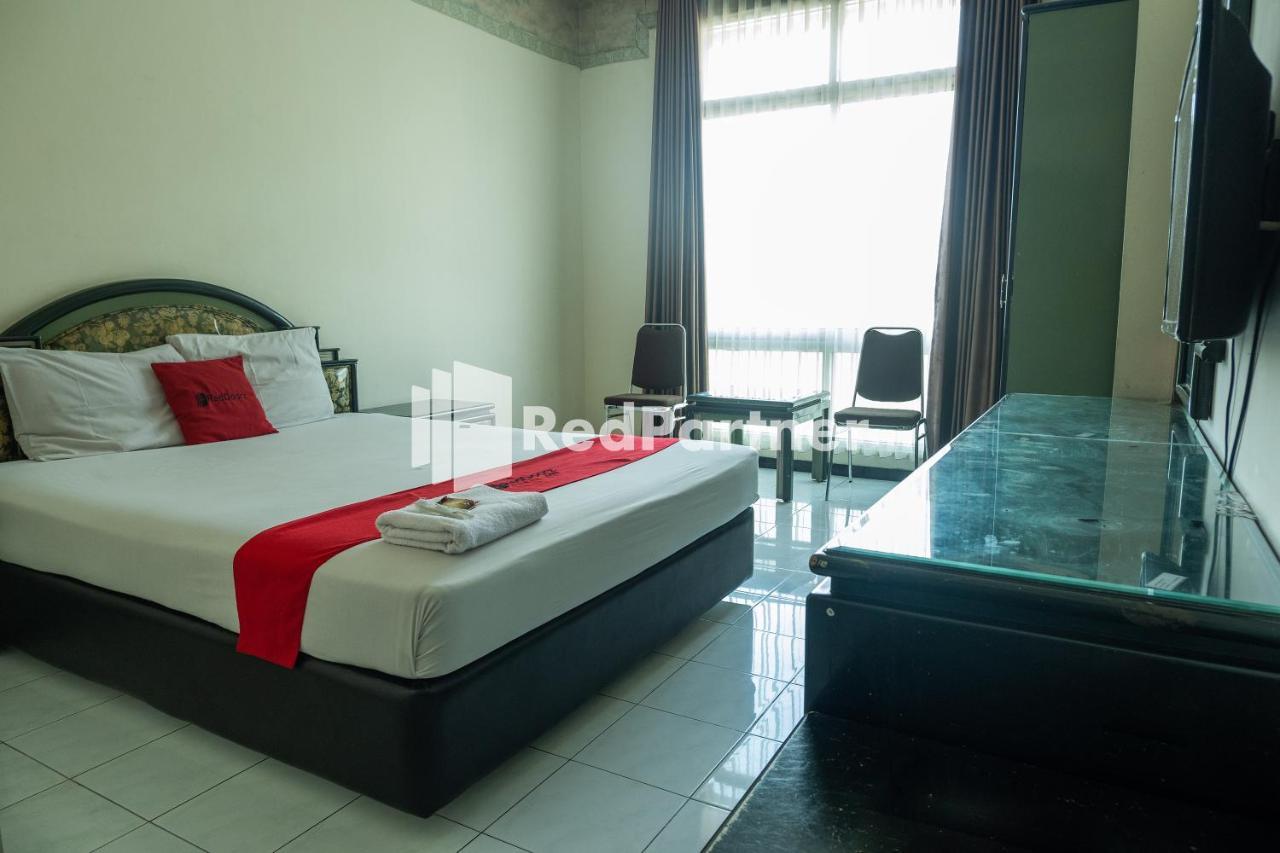 Akur Hotel Malioboro Mitra Reddoorz Джокьякарта Экстерьер фото